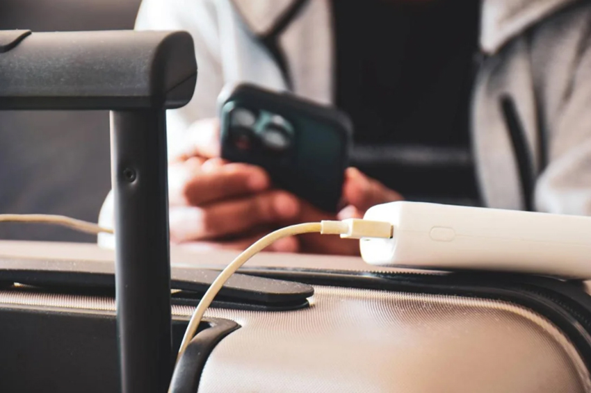 13 hãng hàng không cấm mang pin sạc dự phòng từ 1/10 | Tin tức Du Lịch Triều Hảo