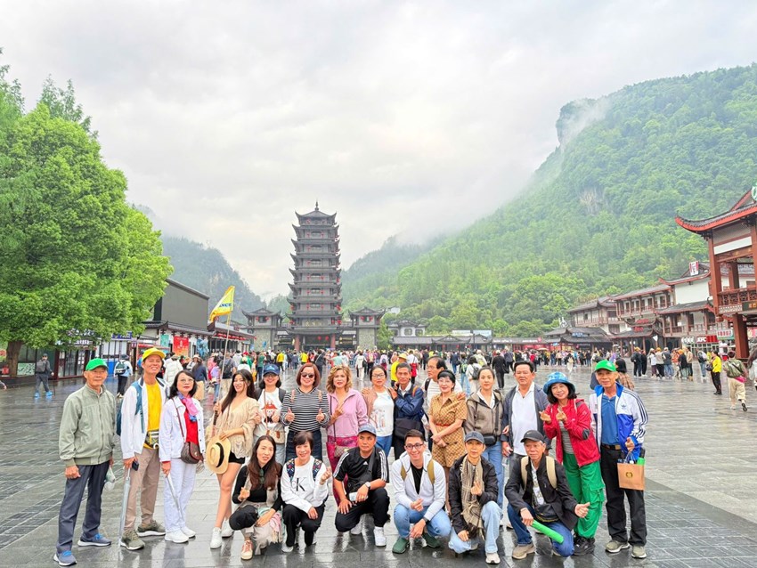 Hành Trình Khám Phá Trung Quốc :trương Gia Giới - Phượng Hoàng Cổ Trấn